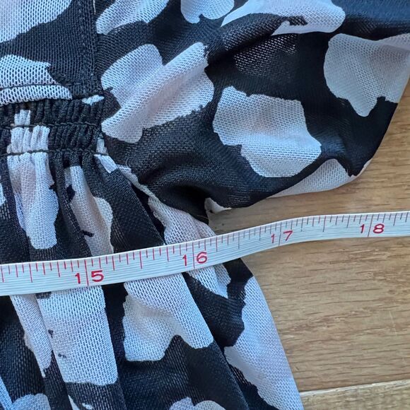 Free People Blouse Size M Black White Floral Meg Cropped Mesh - Picture 4 of 8
